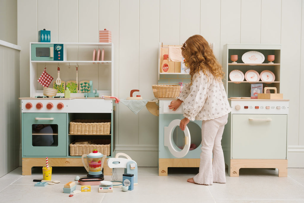 Kitchen Dresser and Dishwasher